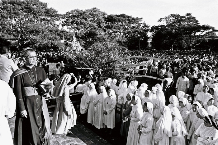 AÑO 1975 - BLANCO Y NEGRO - VIDA CAMPESINA EN PARAGUAY (JOSÉ MARÍA BLANCH)